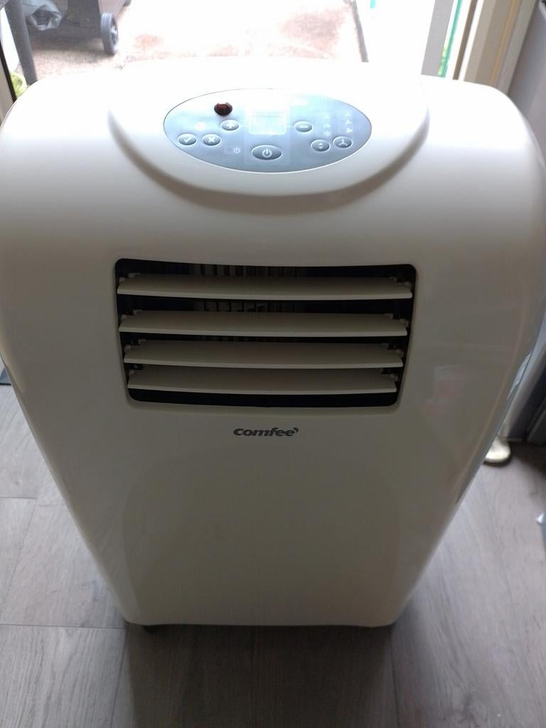 Comfee Mobiele Airco met Afstandsbediening en Afvoerslang, Ophalen, Minder dan 60 m³, 3 snelheden of meer, Zo goed als nieuw