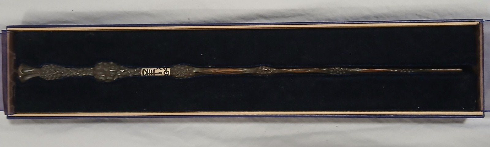 Harry Potter Elder Wand - The Noble Collection, Verzamelen, Harry Potter, Ophalen of Verzenden, Zo goed als nieuw, Replica