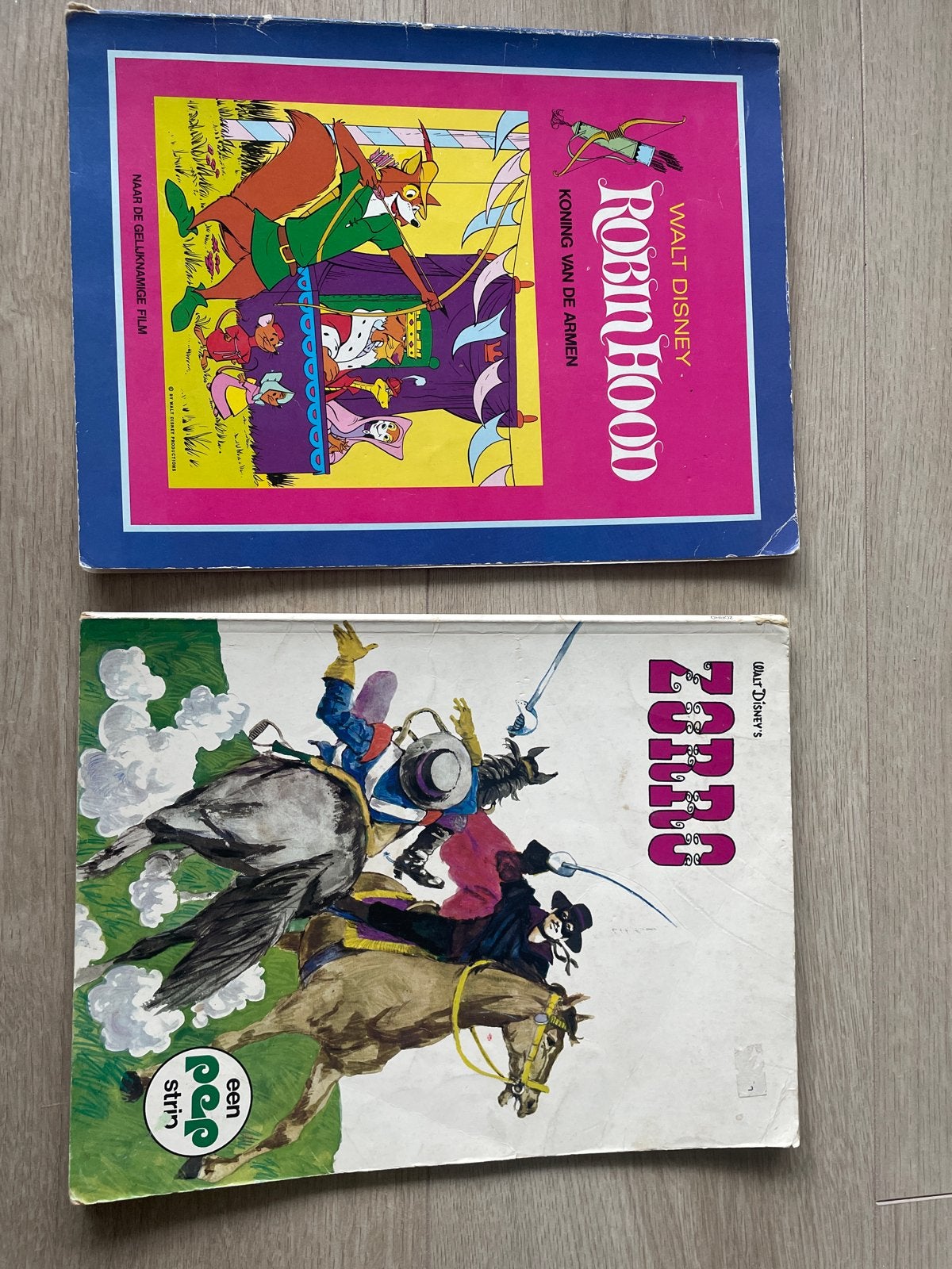 Walt Disney's Robin Hood & Zorro stripboeken, Boeken, Meerdere stripboeken, Ophalen of Verzenden, Gelezen