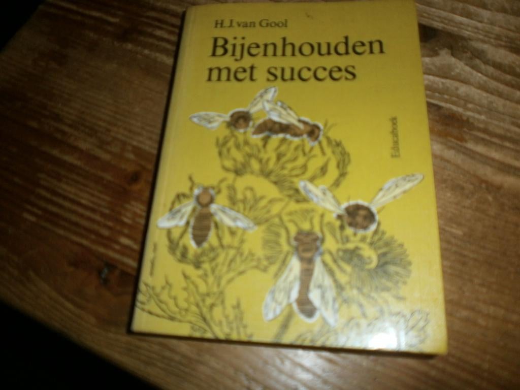 bijen houden met succes van gool met tips en afbeeldingen, Ophalen of Verzenden, Gelezen, Overige onderwerpen