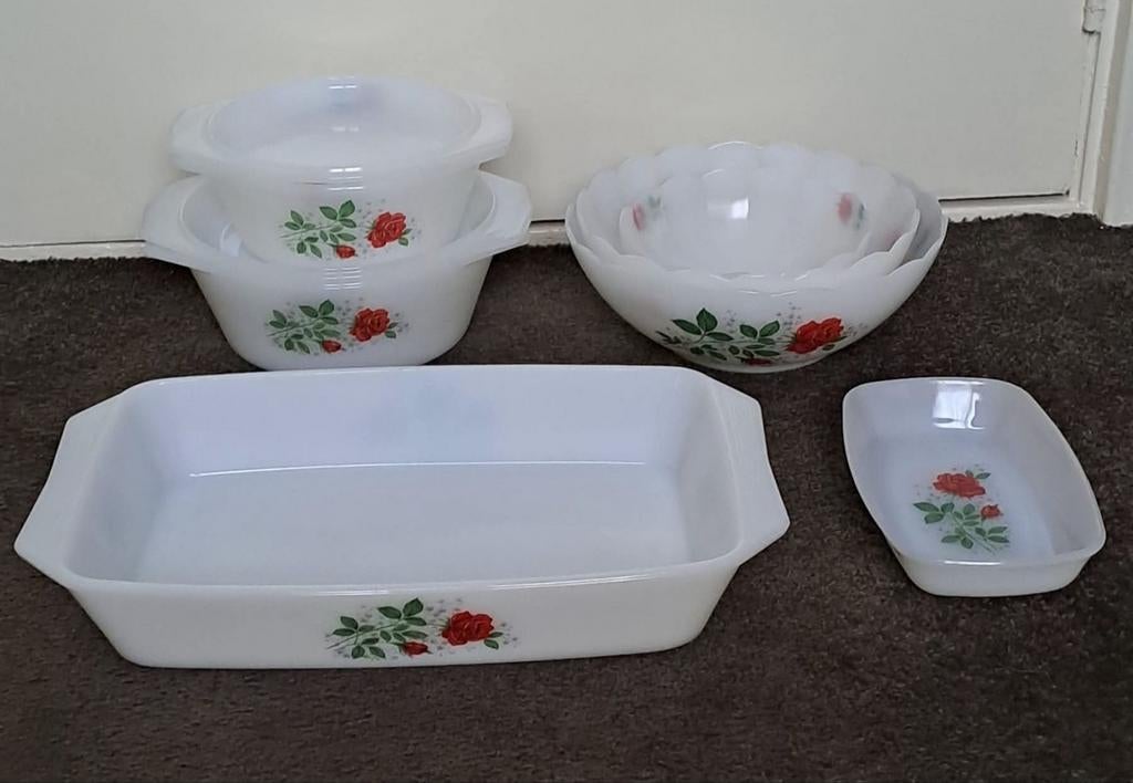 RETRO ARCOPAL SERIE ROSE DE FRANCE, Verzamelen, Retro, Ophalen, Huis en Inrichting