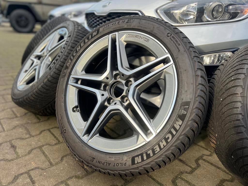 Mercedes A B CLA Klasse AMG W177 C118 W247 18 “ winterbanden, 18 inch, Banden en Velgen, 225 mm, Winterbanden