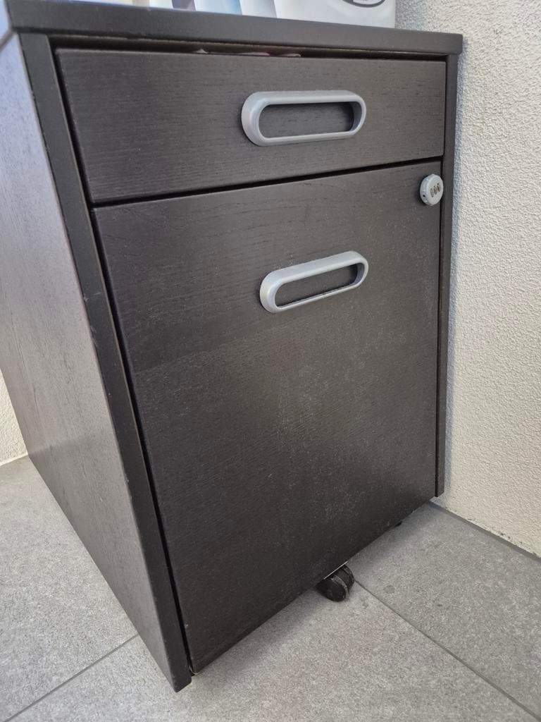 Ikea Ladekast met slot, evt bijpassend buro erbij, Ophalen, Minder dan 50 cm, Gebruikt, Minder dan 100 cm