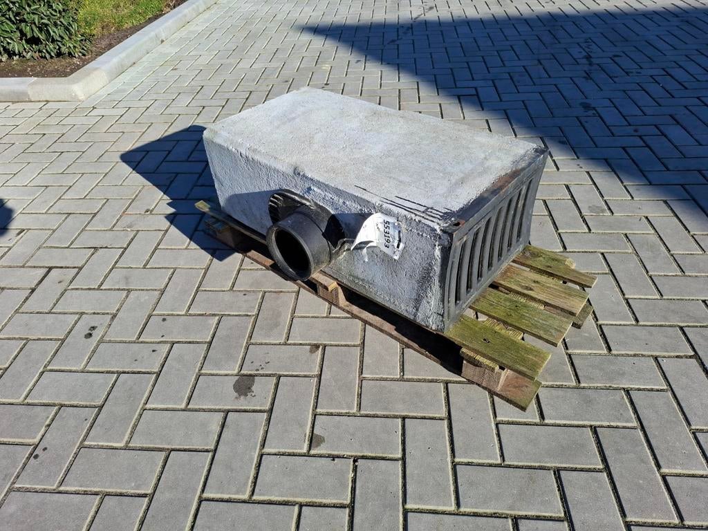 Nieuwe betonnen straatkolk, Doe-het-zelf en Verbouw, Buizen en Afvoer, Ophalen