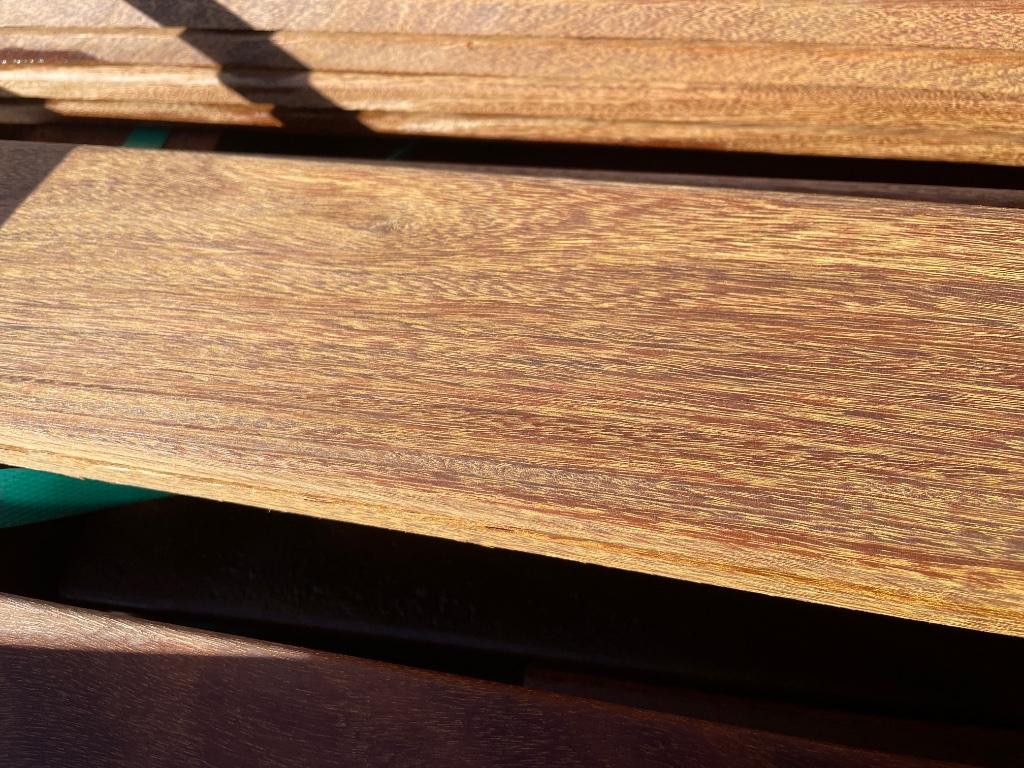 vlonderplanken ijzerhout  2,40 euro pm1 stunt