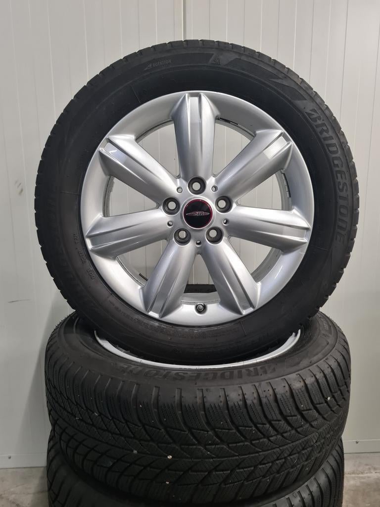 17' Mini Countryman F60 Styling 539 Zilver met winterbanden
