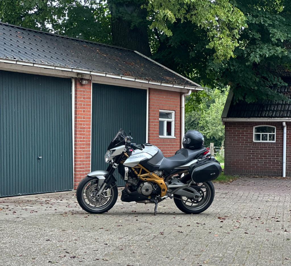 Aprilia Shiver 750, Motoren, Motoren | Aprilia, Handvatverwarming, 2 cilinders, Particulier, Meer dan 35 kW