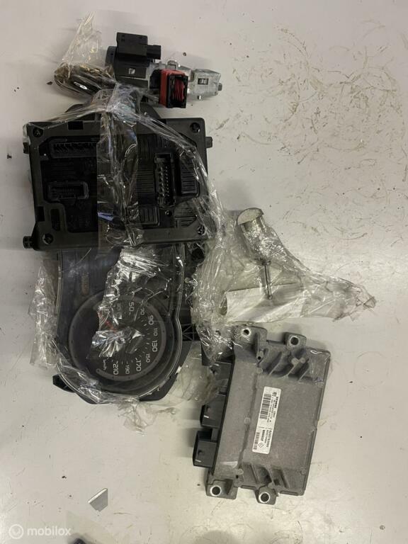 Contactslot ecu motorcomputer sleutel bcm renault clio 3, Ophalen of Verzenden, Gebruikt