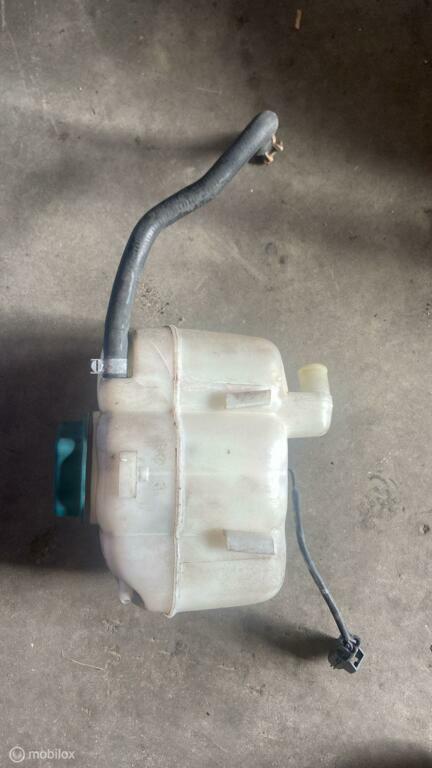 Expansievat Volvo S60 I ('00-'09) 30760100, Gebruikt, Ophalen of Verzenden, Volvo, Volvo