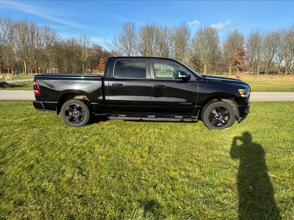 Mooie schone DODGE RAM 1500 BIG HORN BIGHORN 2019 LPG, Auto's, Automaat, Zwart, 5654 cc, Zwart