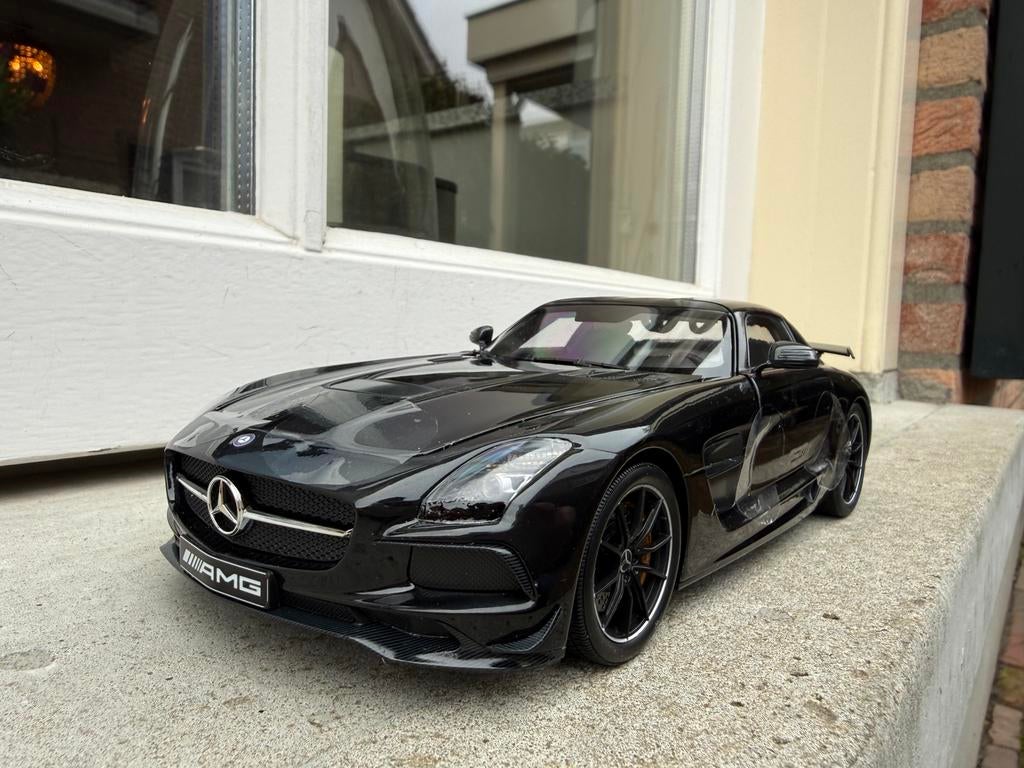 1:18 Mercedes SLS Black Series zwart 2013 Minichamps LE1002, Minichamps, Auto, Ophalen of Verzenden, Zo goed als nieuw