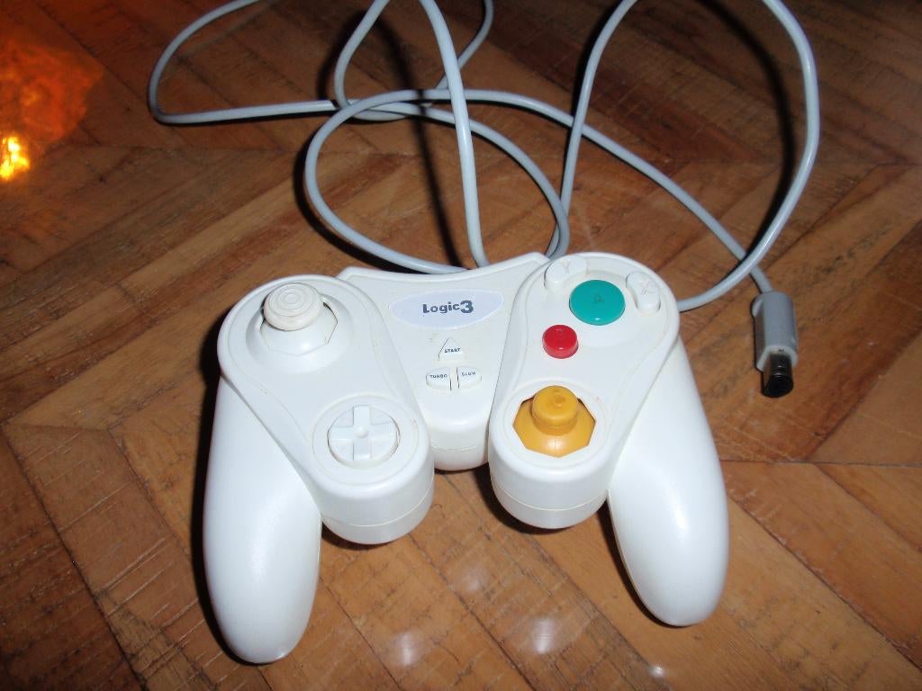 Logic3 Gamecube Controller, Spelcomputers en Games, Spelcomputers | Nintendo GameCube, Ophalen of Verzenden, Zo goed als nieuw