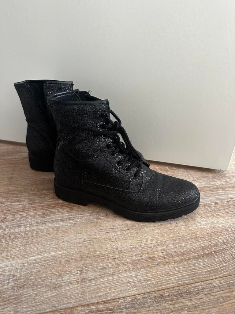 Glitter laarzen maat 40, Kleding | Dames, Schoenen, Ophalen of Verzenden, Zo goed als nieuw, Zwart, Hoge laarzen