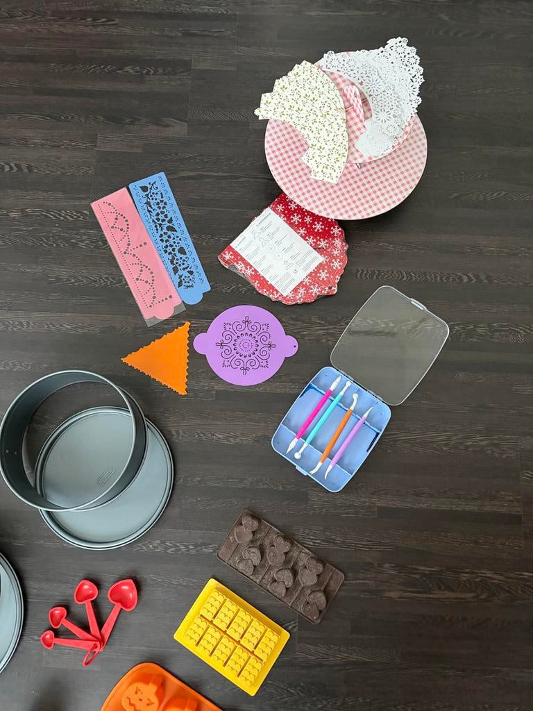 Bakvormen en Decoratie Set, Ophalen of Verzenden, Gebruikt, Taarten of Cupcakes, Overige typen