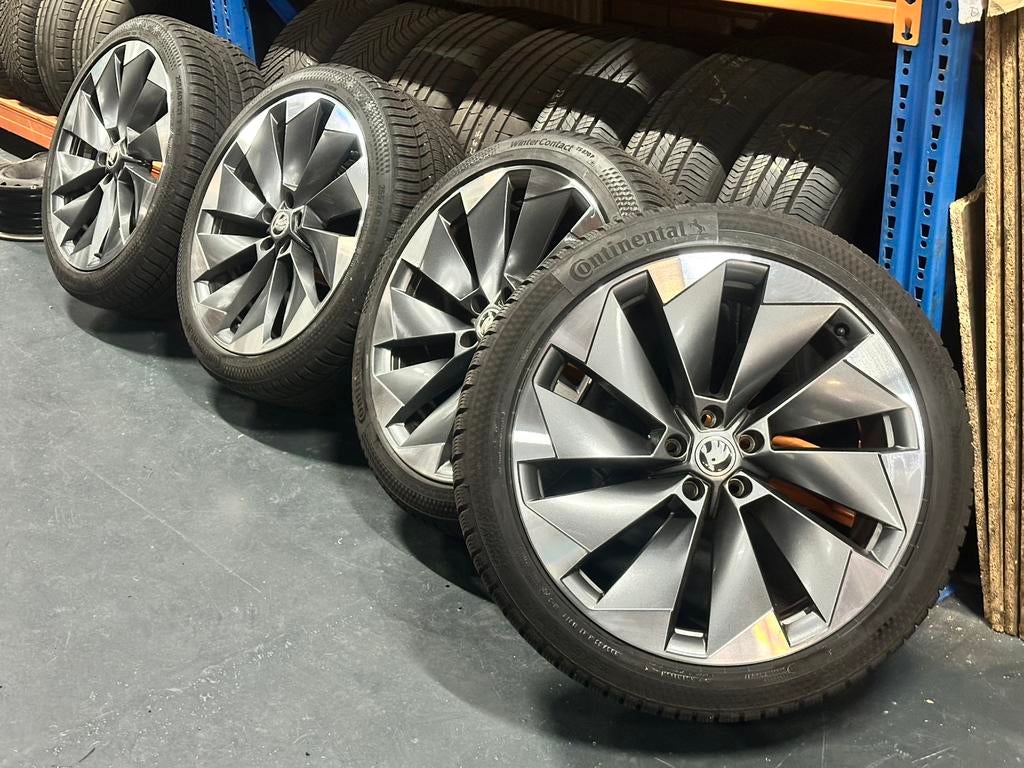Originele 21 inch 5x112 Skoda Enyaq Velgen & Banden set ❄️❄️, Auto-onderdelen, Banden en Velgen, Gebruikt, 255 mm, Banden en Velgen
