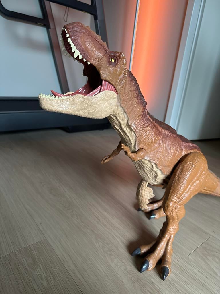 Mattel Jurassic World Superkolossale T-Rex, Kinderen en Baby's, Speelgoed | Actiefiguren, Zo goed als nieuw, Ophalen