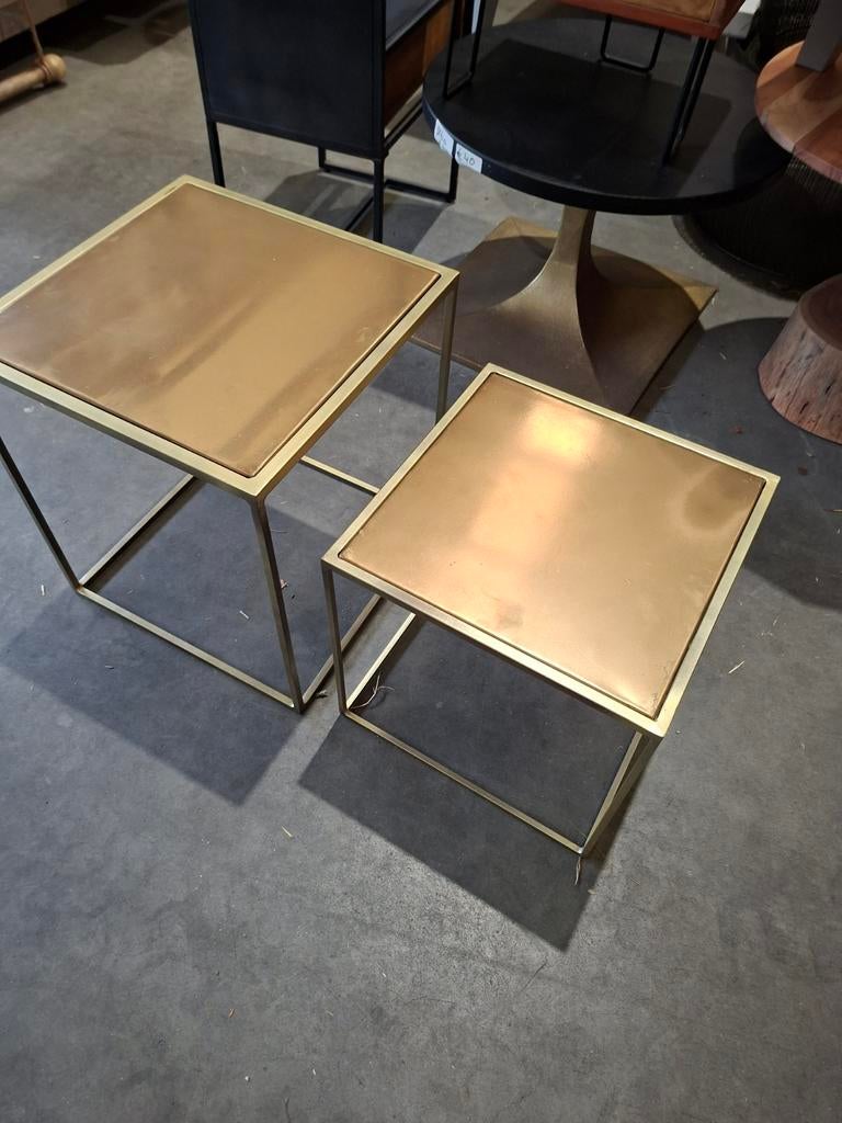 Set van 2 tafeltjes  goudkleurig  samen 25 euro, Ophalen of Verzenden, Rechthoekig, Minder dan 55 cm