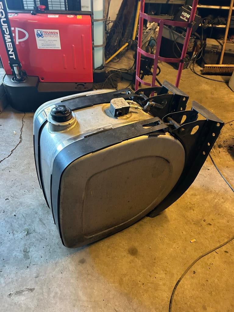 Volvo Dieseltank 150 Liter - Gebruikt, Ophalen, Gebruikt, Volvo