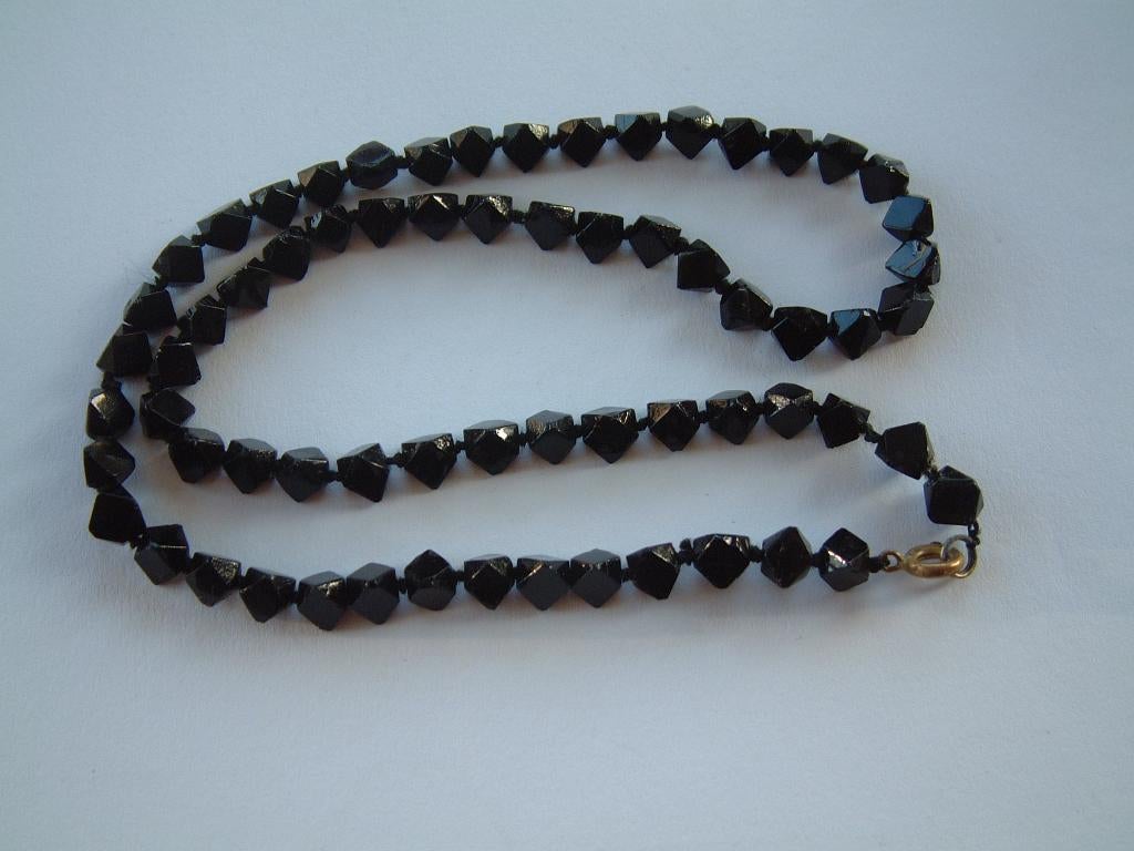 Bijzonder antiek rouw ketting snoer echte git gitten, Sieraden, Tassen en Uiterlijk, Antieke sieraden, Ophalen of Verzenden, Overige materialen