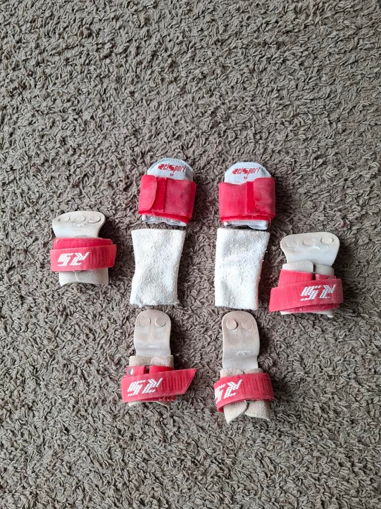 Turnen set leertjes maat 0 + pols bandjes en steuntjes €50!, Sport en Fitness, Turnen, Materiaal, Maat 36 t/m 42, Ophalen of Verzenden