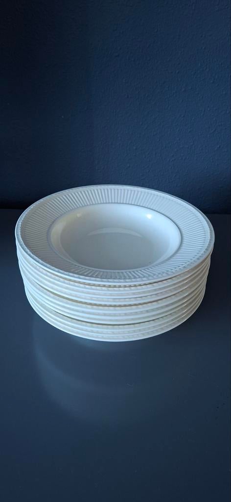 WEDGWOOD EDME, Diepe borden/Soepborden Ø 23 cm. Nieuwstaat., Ophalen of Verzenden, Zo goed als nieuw, Bord(en), Wedgwood