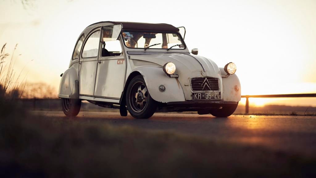 GEZOCHT: Autostalling/parkeerplaats voor 2CV’s rond Utrecht