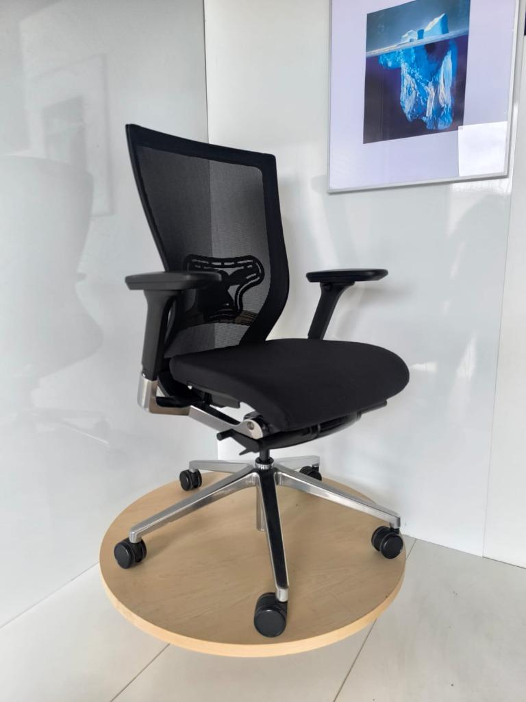 Refurbished - Sidiz - bureaustoel met nieuwe stof, 3 stuks, Zwart, Ophalen of Verzenden, Zo goed als nieuw, Bureaustoel