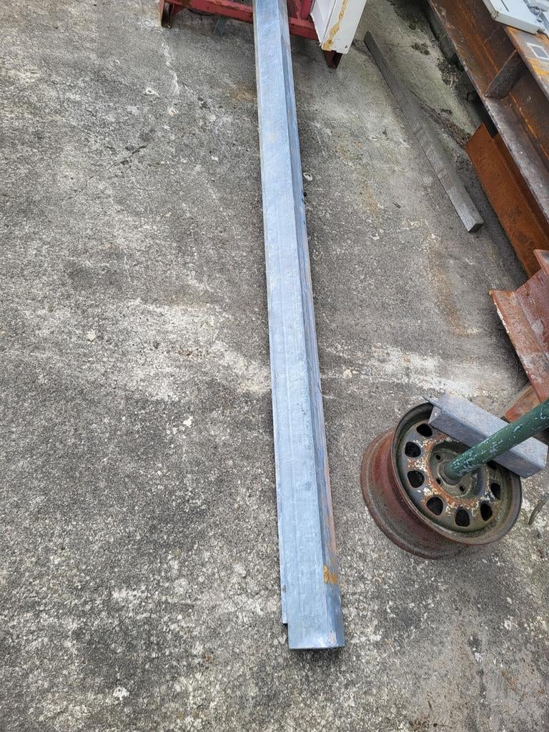 Gegalvaniseerd hoeklijnen 100x100x10, Ophalen of Verzenden, Zo goed als nieuw, IJzer