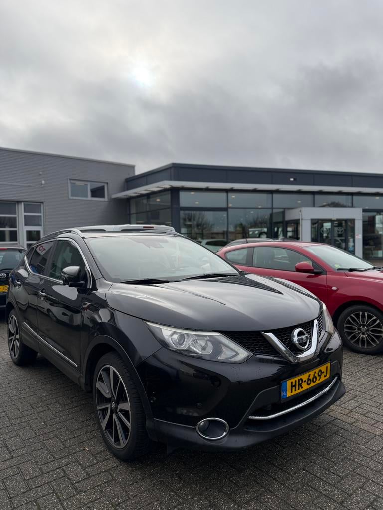 Nissan Qashqai 1.2 Dig-t 85KW 2WD CVT 2016 Zwart, Auto's, Automaat, 680 kg, 4 cilinders, Zwart