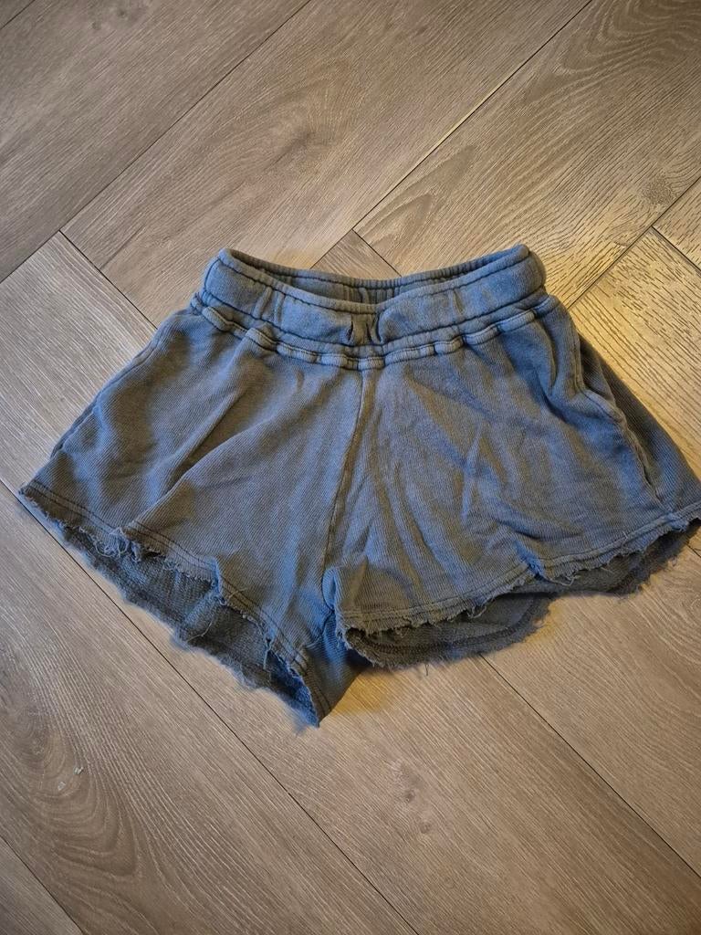 Leuke korte broek - Maat 104, Ophalen of Verzenden