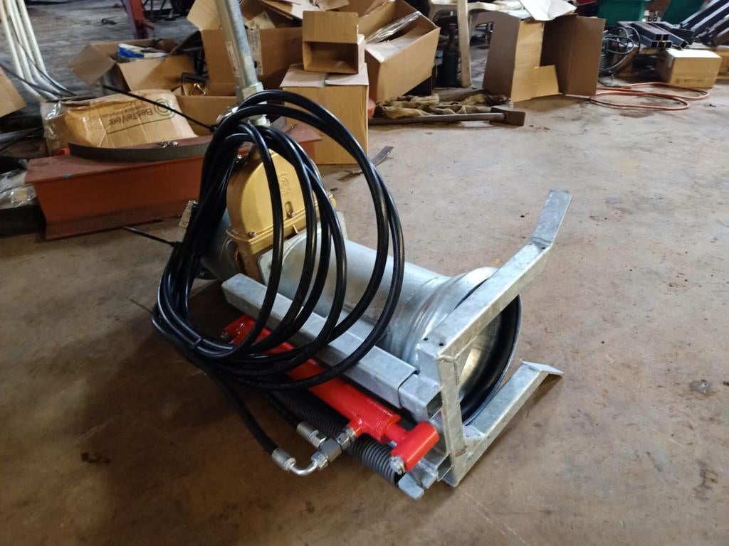 Foto 2 van slangaansluiter slang koppel systeem mesttank koppeling