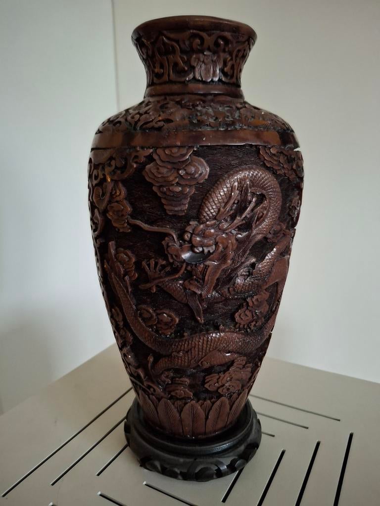 Chinese handgesneden  Vaas- Draken, Vroeg 20e Eeuw, Antiek en Kunst, Ophalen of Verzenden