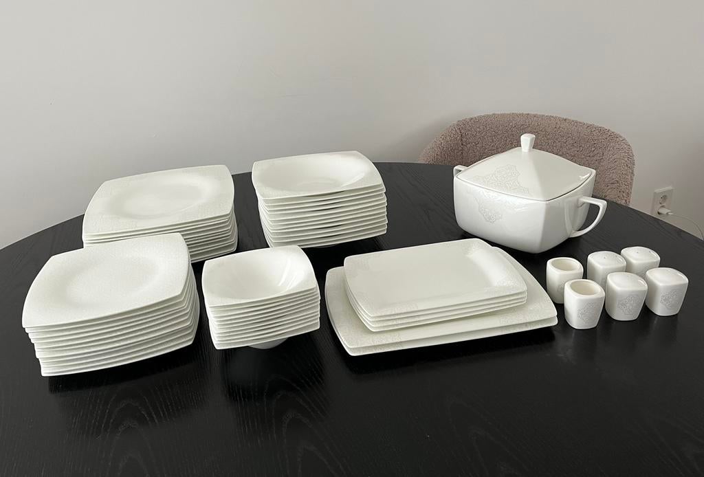 Karaca Fine Pearl Helen 62-delig Servies 12 Personen, Ophalen, Gebruikt, Bord(en), Overige stijlen