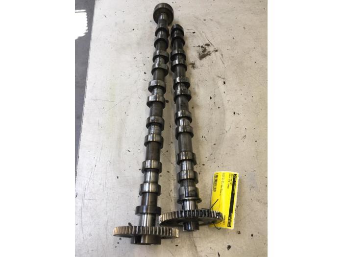 Nokkenas set van een Volvo V70, Auto-onderdelen, Motor en Toebehoren, Volvo, Gebruikt, 3 maanden garantie, Ophalen of Verzenden