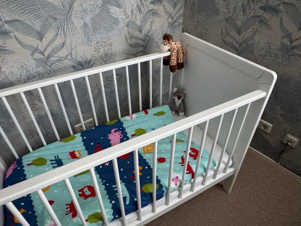 Wit houten eiken ledikant incl. aurosleep matras., Kinderen en Baby's, Babywiegjes en Ledikanten, Gebruikt, Ledikant, Ophalen