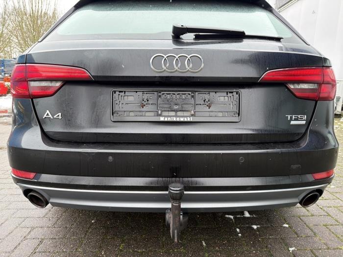 Achterbumper van een Audi A4 (LY9B), Gebruikt, -, -, Bumper