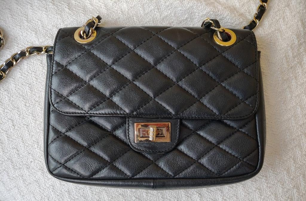 Mooie leren tas met ketting & leren hengsel, Sieraden, Tassen en Uiterlijk, Tassen | Damestassen, Zo goed als nieuw, Schoudertasje