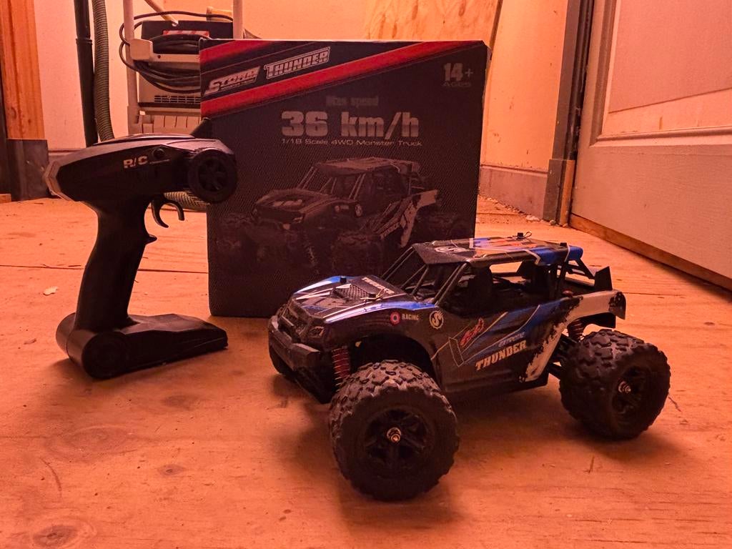 Bestuurbaar auto, Ophalen, Zo goed als nieuw, Overige schalen, Auto offroad
