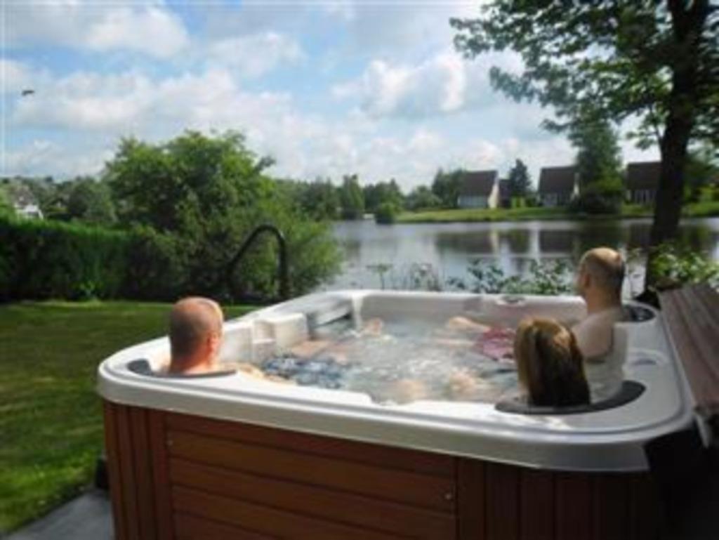Te huur: Last minute 8p wellness vakantiehuisje, 8 personen, 4 of meer slaapkamers, Wasmachine, Recreatiepark