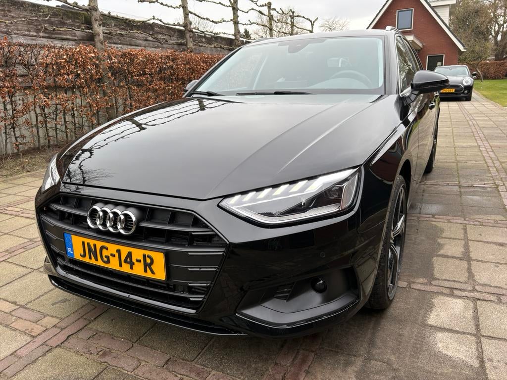 A4 35 Tfsi 150pk Mhev S Tronic 2022 Zwart 1375 KM, Auto's, 4 cilinders, A4, Zwart, Leder