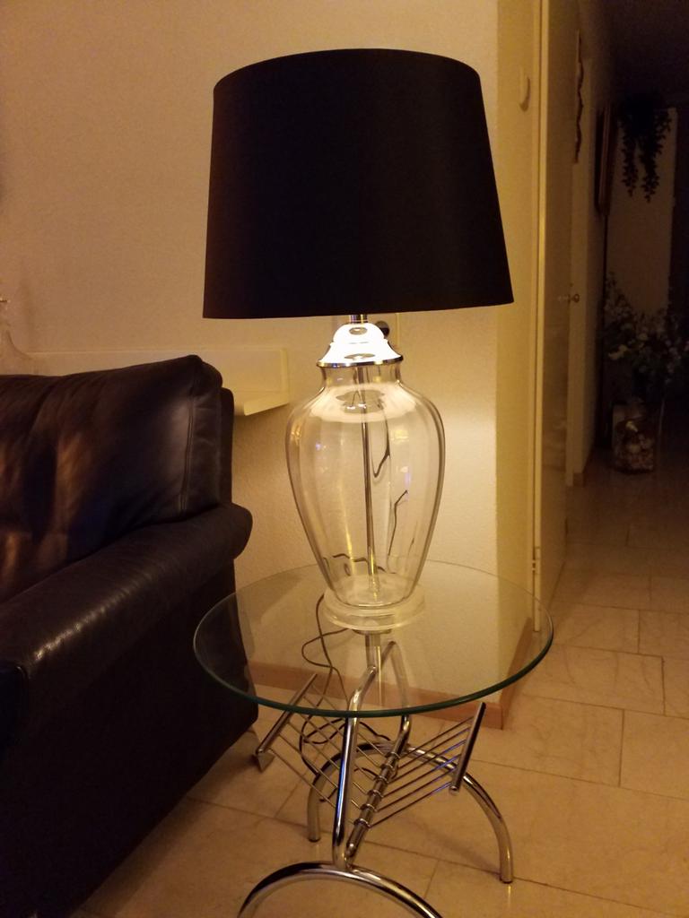 Tafel lamp glas zwarte kap hélemaal gaaf.t.e.aannemelijk BOD, Ophalen, Zo goed als nieuw, Glas, 50 tot 75 cm