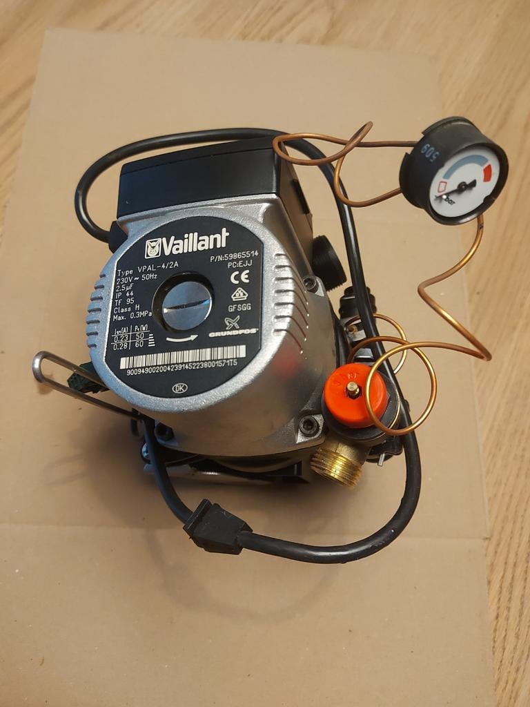 vaillant solide plus pomp grundfos VPAL-4/2A, Ophalen of Verzenden, Gebruikt