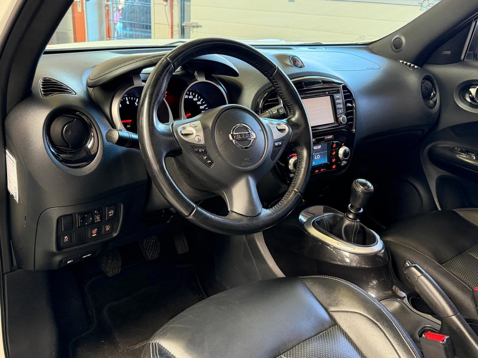 Nissan Juke 1.2 DIG-T S/S Tekna, Pano, Navi, Cruise, camera,, Auto's, Voorwielaandrijving, 1250 kg, 116 pk, Wit