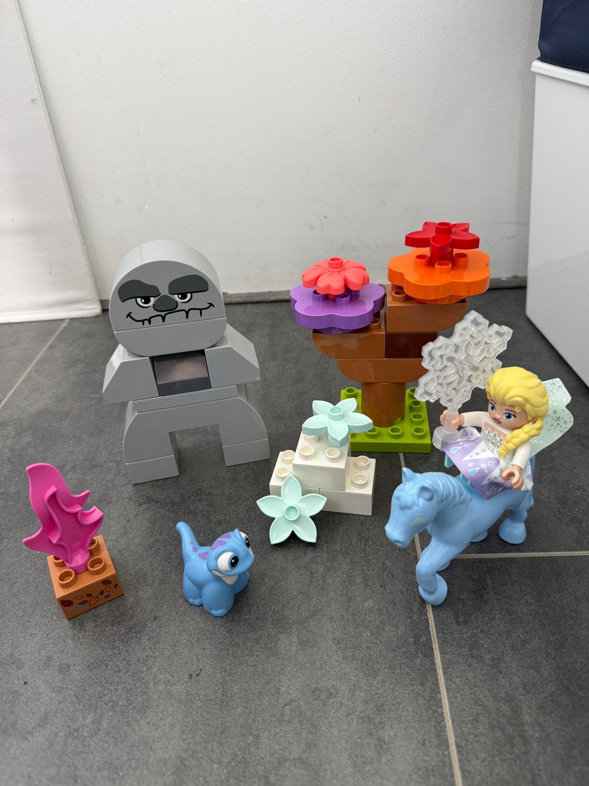 LEGO DUPLO Disney Frozen speelset met Elsa en Bruni, Ophalen of Verzenden, Zo goed als nieuw, Compleet, Complete set