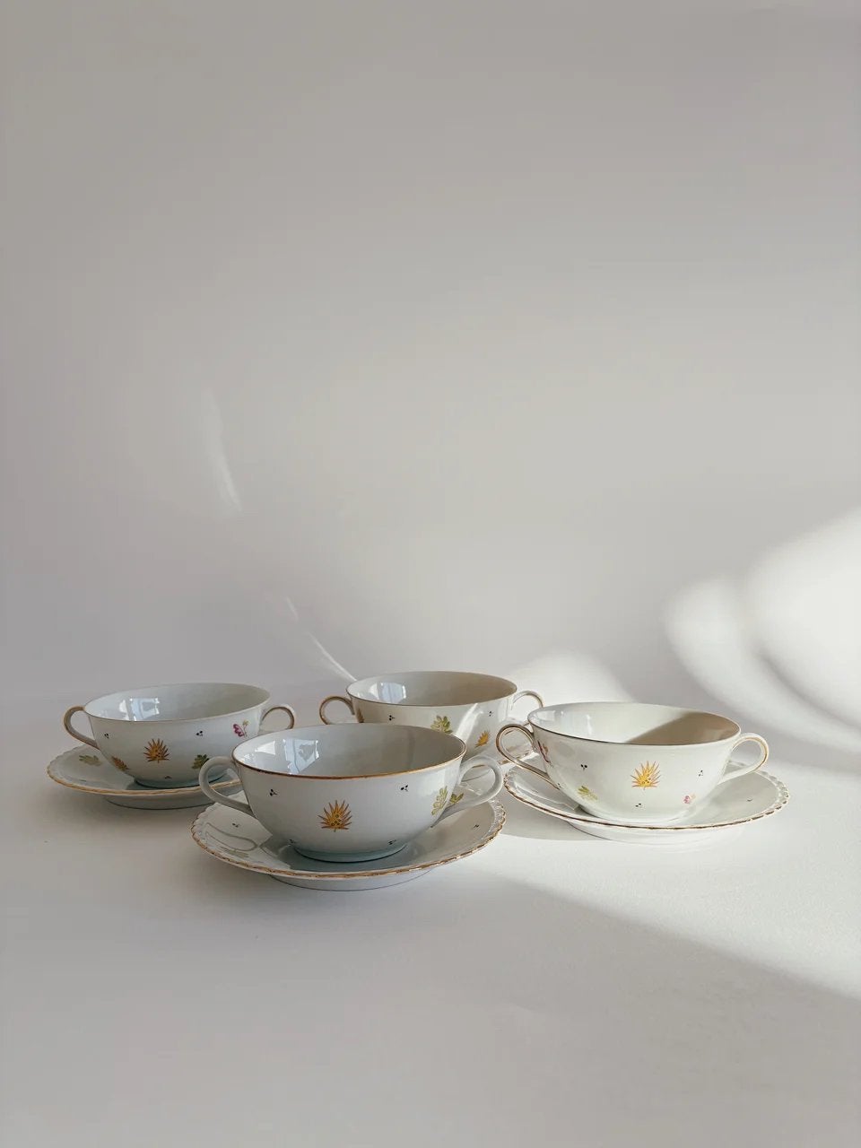 SET VAN 4 VINTAGE BOUILLON KOMMEN | WINTERLING, Antiek en Kunst, Antiek | Porselein, Ophalen of Verzenden