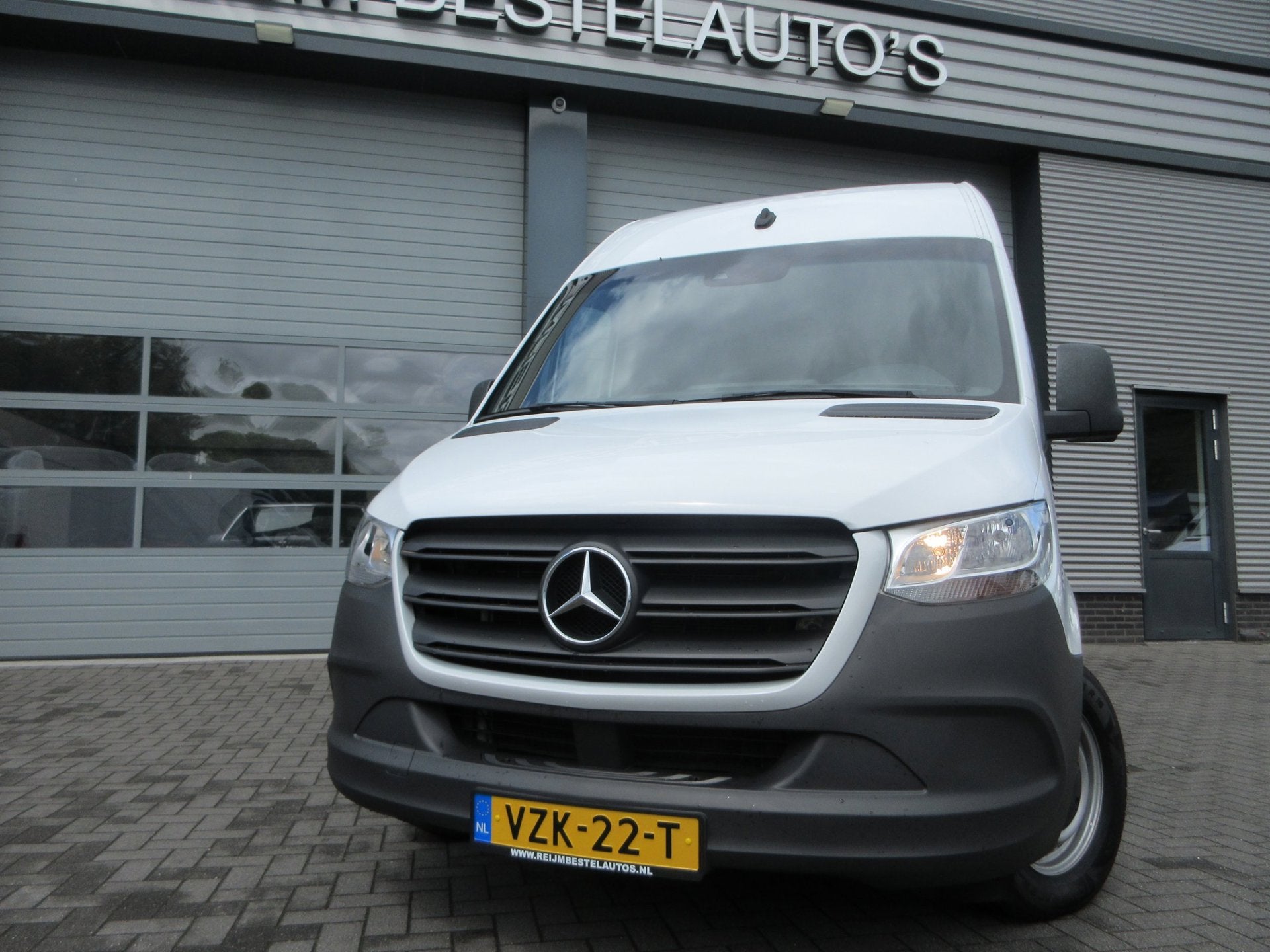 Mercedes-Benz Sprinter 215 CDI L2H2 Airco, Camera, Navigatie, Auto's, Gebruikt, Euro 6, 4 cilinders, 150 pk