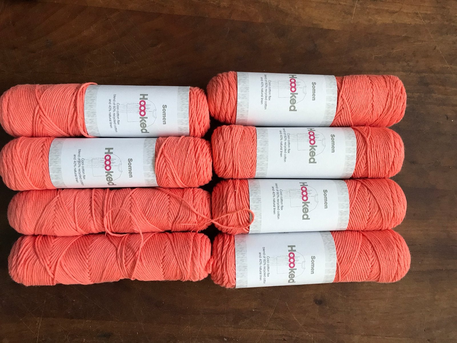 8x Hoooked Somen  coraal kleur voor 24,00 euro, Hobby en Vrije tijd, Ophalen of Verzenden, Nieuw, Breien of Haken, Wol of Garen