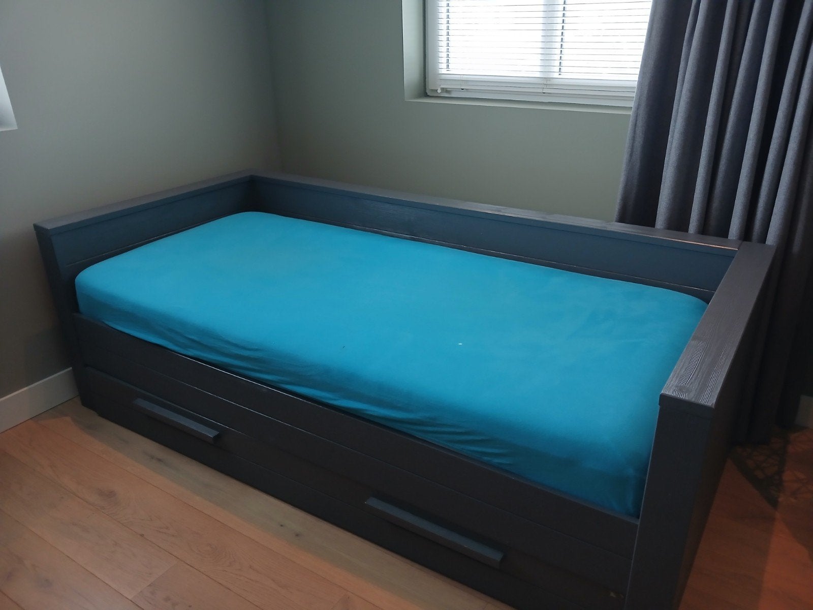 bed woood Dennis donkergrijs, Ophalen, 90 cm, Eenpersoons, Bedbank