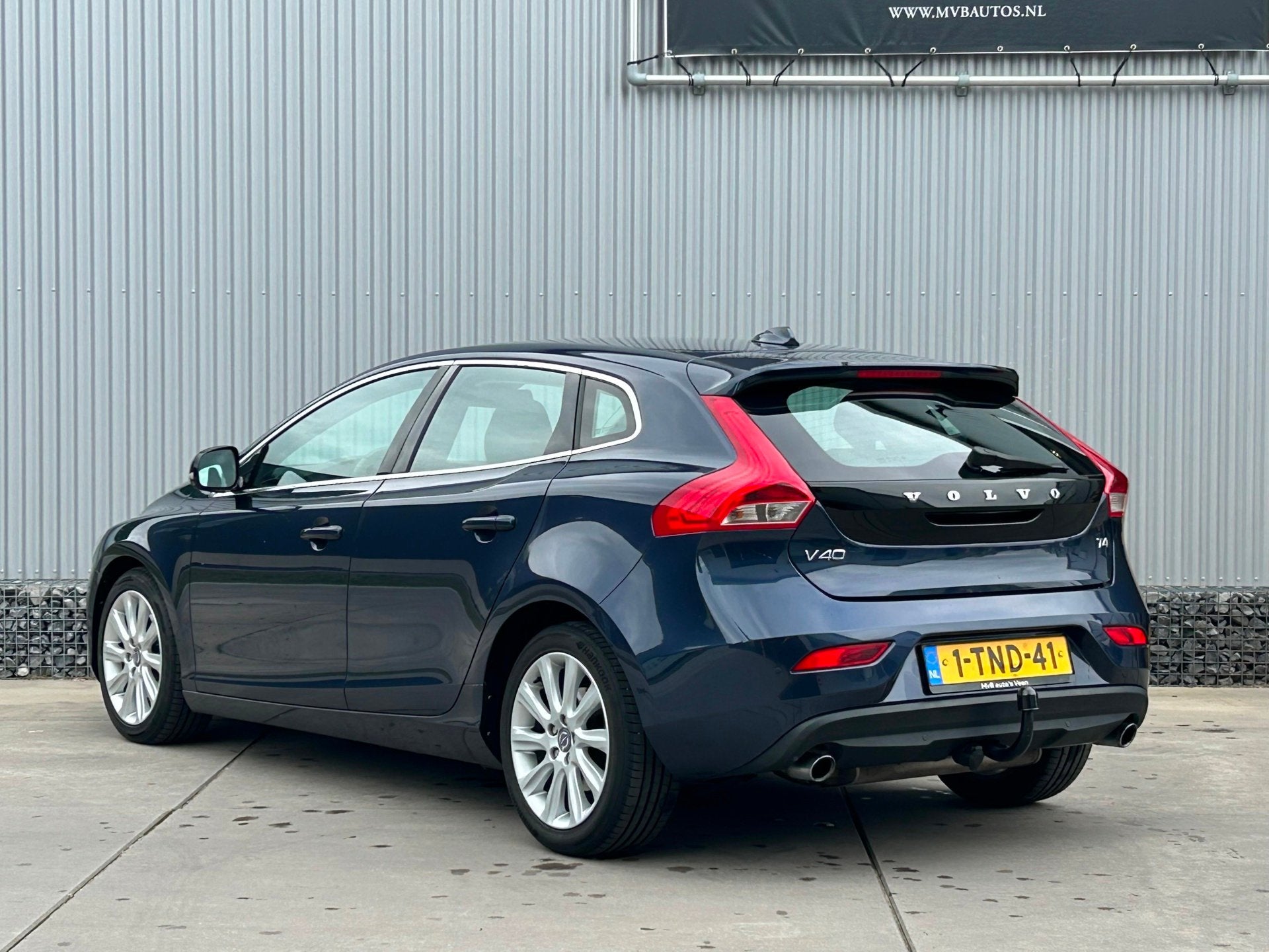Volvo V40 1.6 T4 Momentum 179 PK Complete onderhoudshistorie, Gebruikt, 4 cilinders, Blauw, Leder en Stof