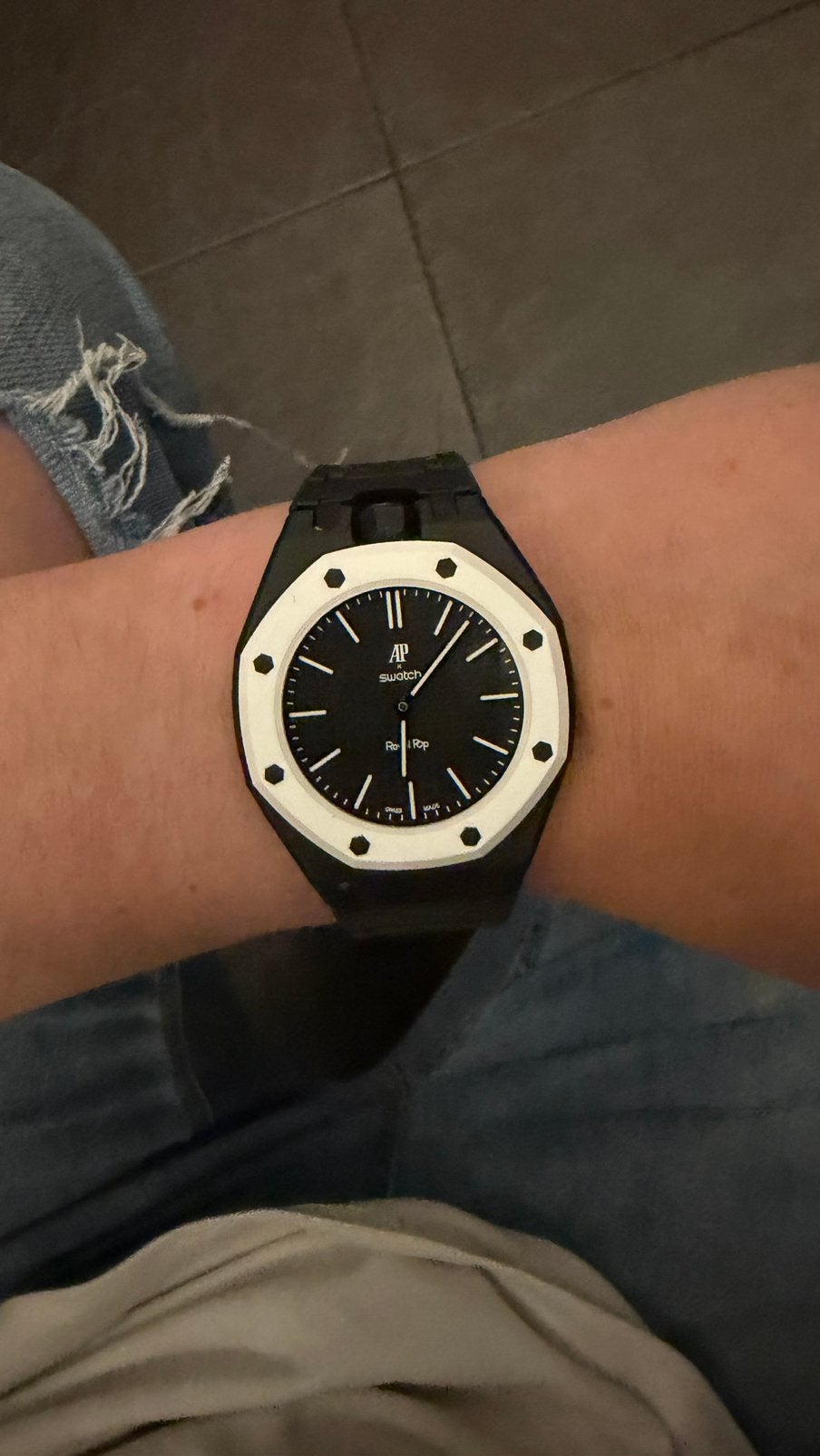 1e in NL Swatch AP royal pop met band en doos., Ophalen of Verzenden, Zo goed als nieuw, Kunststof, Swatch